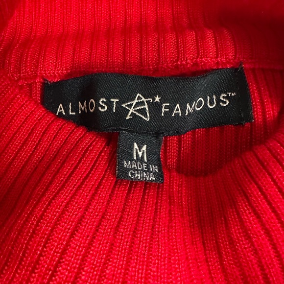 Red mesh turtleneck sweater - Picture 3 of 5